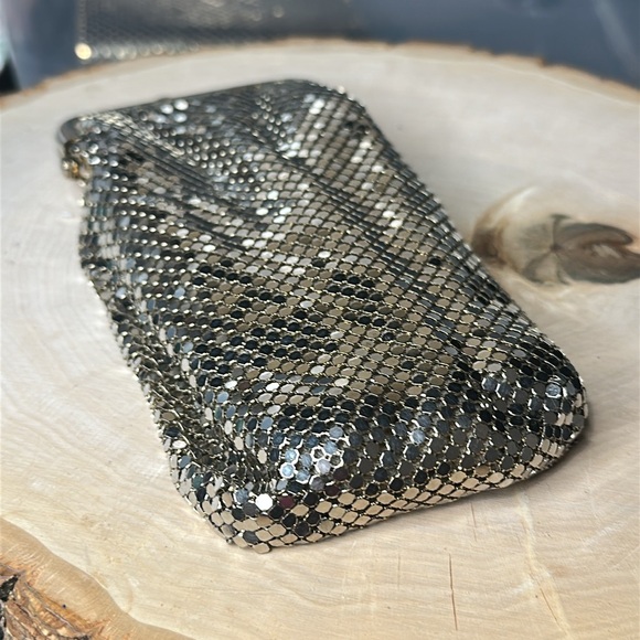 Whiting & Davis Set of Two Elegant Gold Sequin Women's Clutch Set - Picture 13 of 15